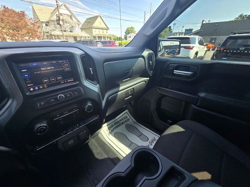 Used 2020 Chevrolet Silverado 1500 Custom w/ Custom Value Package AWD/4WD image 11
