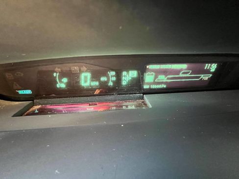 Used 2010 Toyota Prius Five image 16