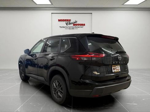 Used 2024 Nissan Rogue S AWD/4WD image 5