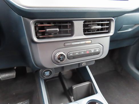 New 2025 Ford Maverick XLT w/ XLT Luxury Package image 13