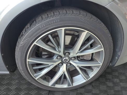 Used 2017 Volvo S90 T6 Momentum w/ Vision Package AWD/4WD image 16