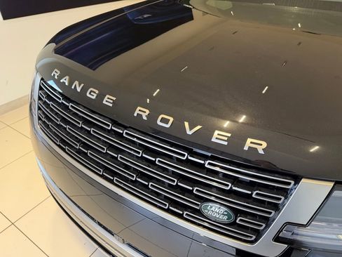 New 2025 Land Rover Range Rover SE AWD/4WD image 9