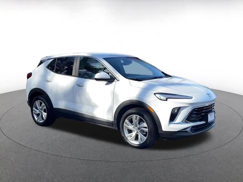 Used 2025 Buick Encore GX Preferred image 3