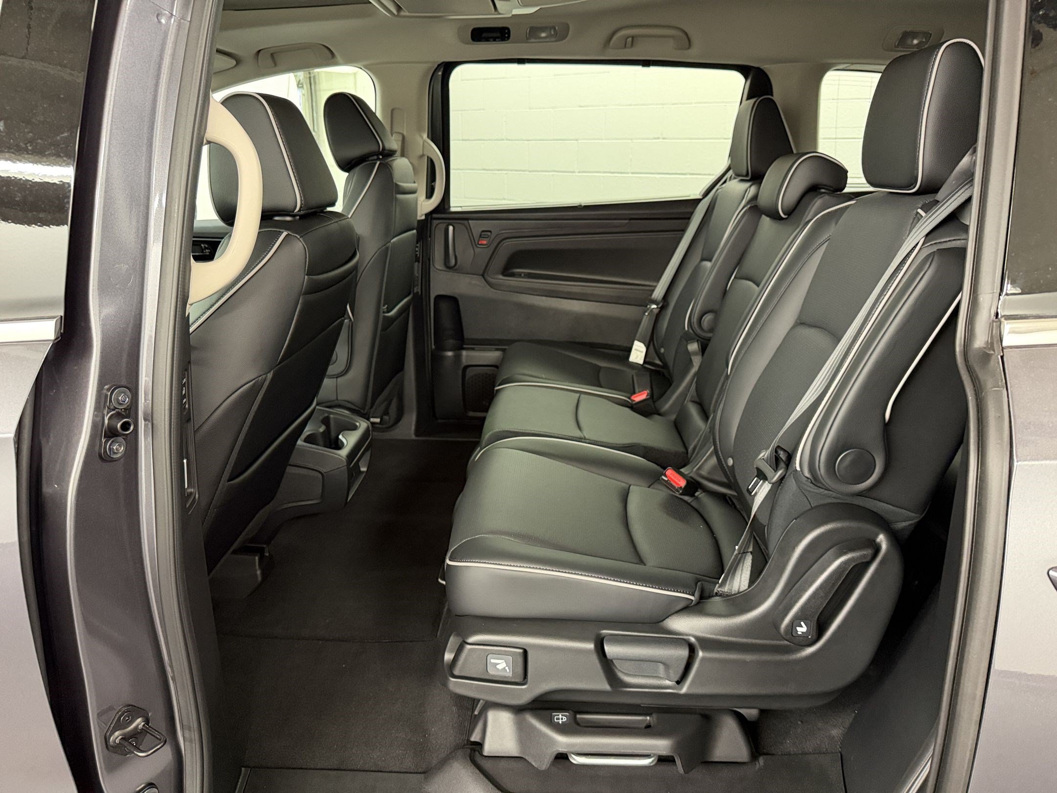 New 2027 Honda Odyssey Elite image 24