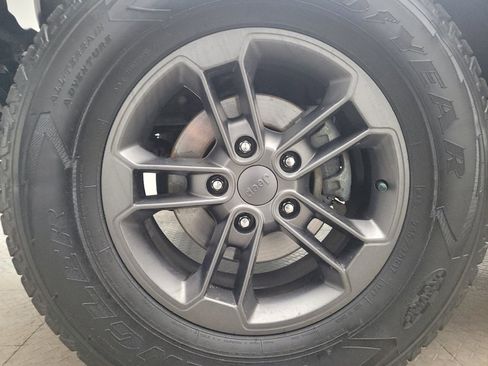 Used 2018 Jeep Wrangler Unlimited Sport AWD/4WD image 31