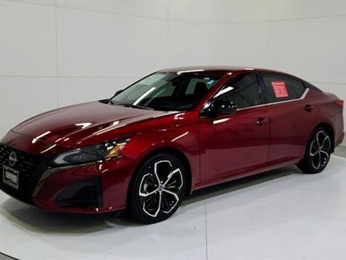 Certified 2023 Nissan Altima 2.5 SR FWD image 3