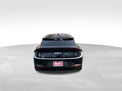 Used 2022 Kia EV6 Light image 4