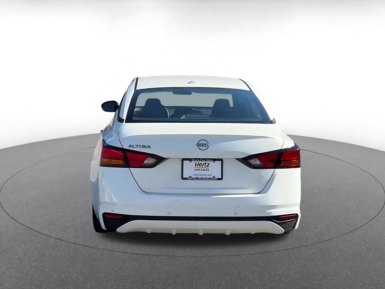 Used 2025 Nissan Altima 2.5 SV FWD image 12