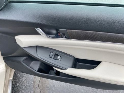 Used 2018 Honda Accord Touring image 50