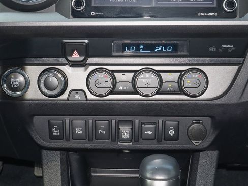 Used 2023 Toyota Tacoma TRD Off-Road image 11