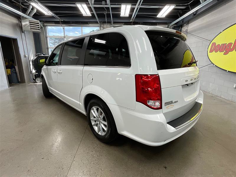 Used 2019 Dodge Grand Caravan SXT FWD image 3