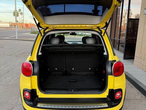 Used 2017 FIAT 500L Trekking w/ Urbana Appearance Package image 9