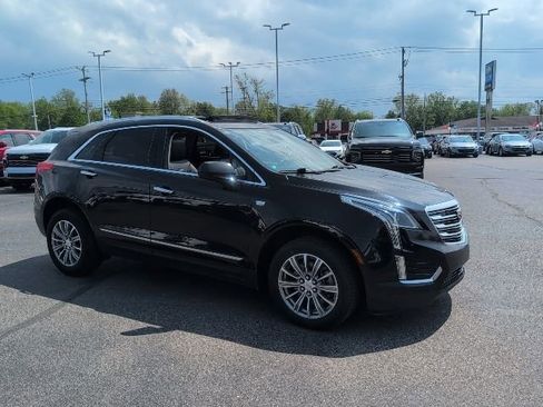 Used 2018 Cadillac XT5 Luxury w/ Driver Awareness Package AWD/4WD image 10