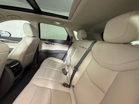 Used 2022 Cadillac XT5 Premium Luxury FWD image 34