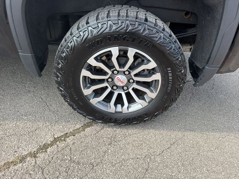 Used 2023 GMC Sierra 1500 AT4 w/ Technology Package AWD/4WD image 28