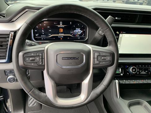 Used 2024 GMC Sierra 2500 Denali image 17