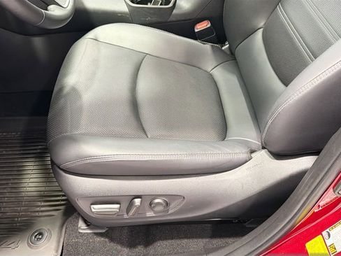 Certified 2025 Toyota RAV4 Limited w/ Advanced Technology Package AWD/4WD image 17