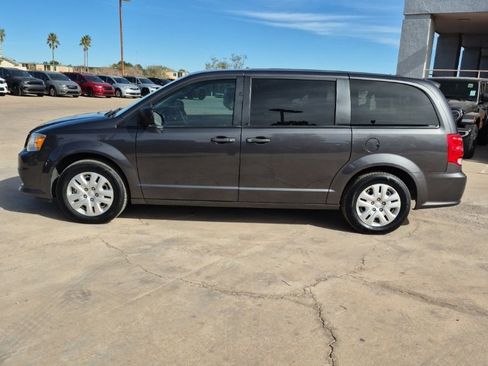 Used 2020 Dodge Grand Caravan SE w/ UConnect Hands-Free Group image 8
