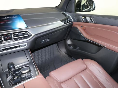 Used 2019 BMW X5 xDrive40i w/ Convenience Package image 11