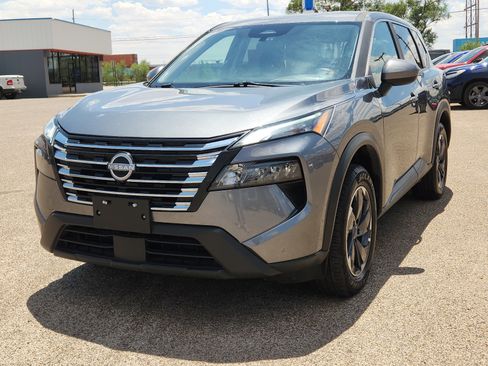 Used 2025 Nissan Rogue SV FWD image 1