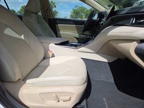 Used 2021 Toyota Camry XLE w/ Navigation Upgrade Package FWD image 14