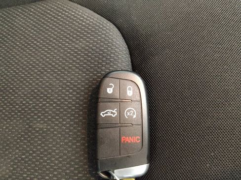 Used 2020 Jeep Renegade Sport w/ Sport Appearance Group FWD image 32