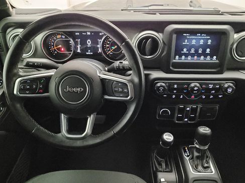 Used 2019 Jeep Wrangler Unlimited Sahara w/ Safety Group AWD/4WD image 22