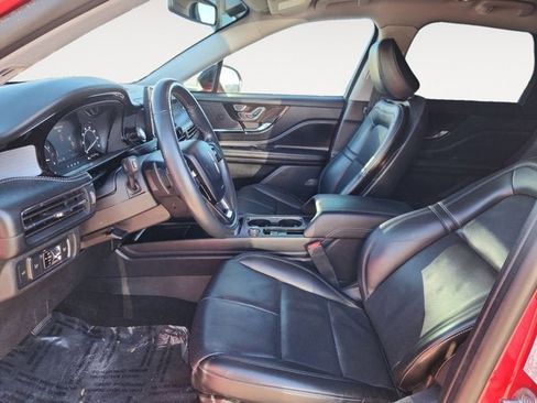 Used 2022 Lincoln Corsair AWD w/ Premium Package image 9