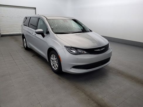 Used 2023 Chrysler Voyager LX FWD image 13