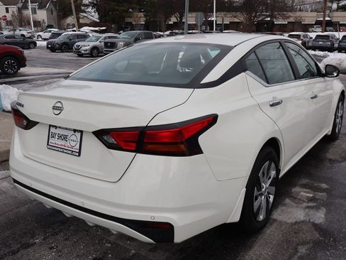 Certified 2025 Nissan Altima 2.5 S FWD image 5