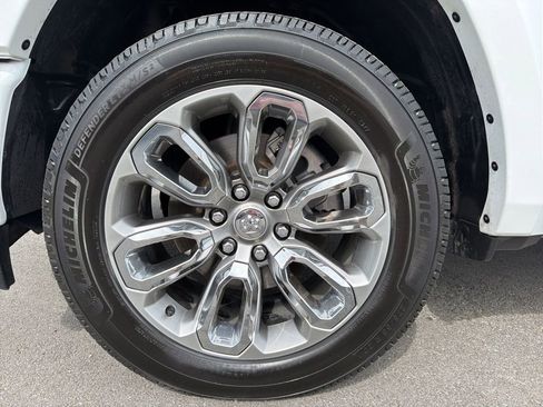 Used 2020 RAM 1500 Laramie w/ Sport Appearance Package AWD/4WD image 14