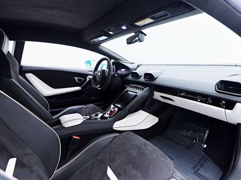 Used 2023 Lamborghini Huracan EVO image 50