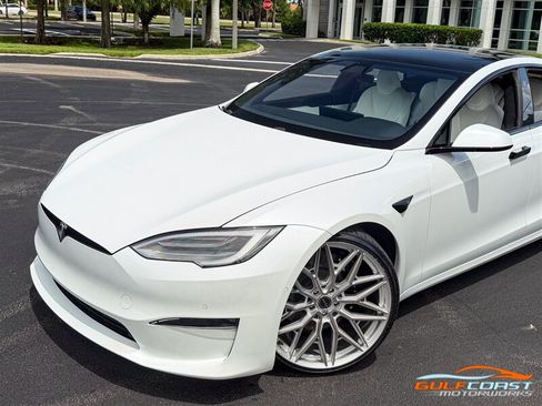 Used 2022 Tesla Model S Plaid AWD/4WD image 9