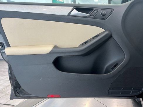 Used 2015 Volkswagen Jetta SE FWD image 12