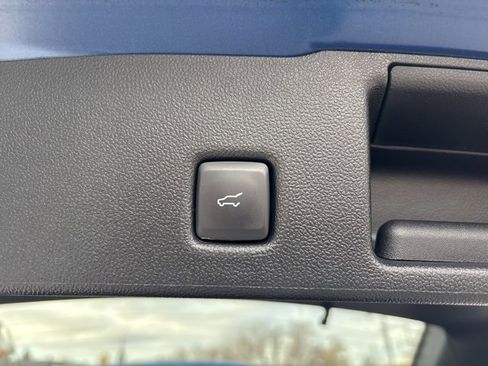 Used 2022 Ford Escape SEL image 9