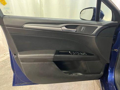 Used 2013 Ford Fusion SE FWD image 9