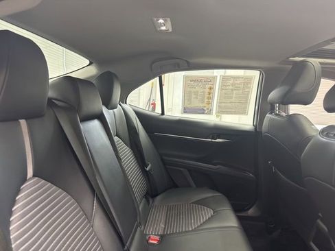 Used 2023 Toyota Camry SE image 14