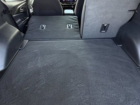Used 2025 Chevrolet Equinox EV LT FWD image 18