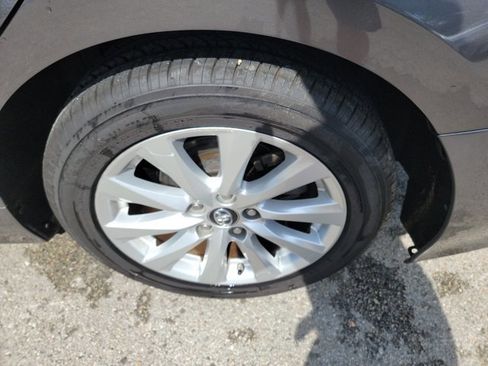 Used 2018 Toyota Camry LE FWD image 12