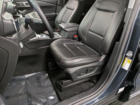 Used 2022 Ford Explorer XLT w/ Equipment Group 202A image 10