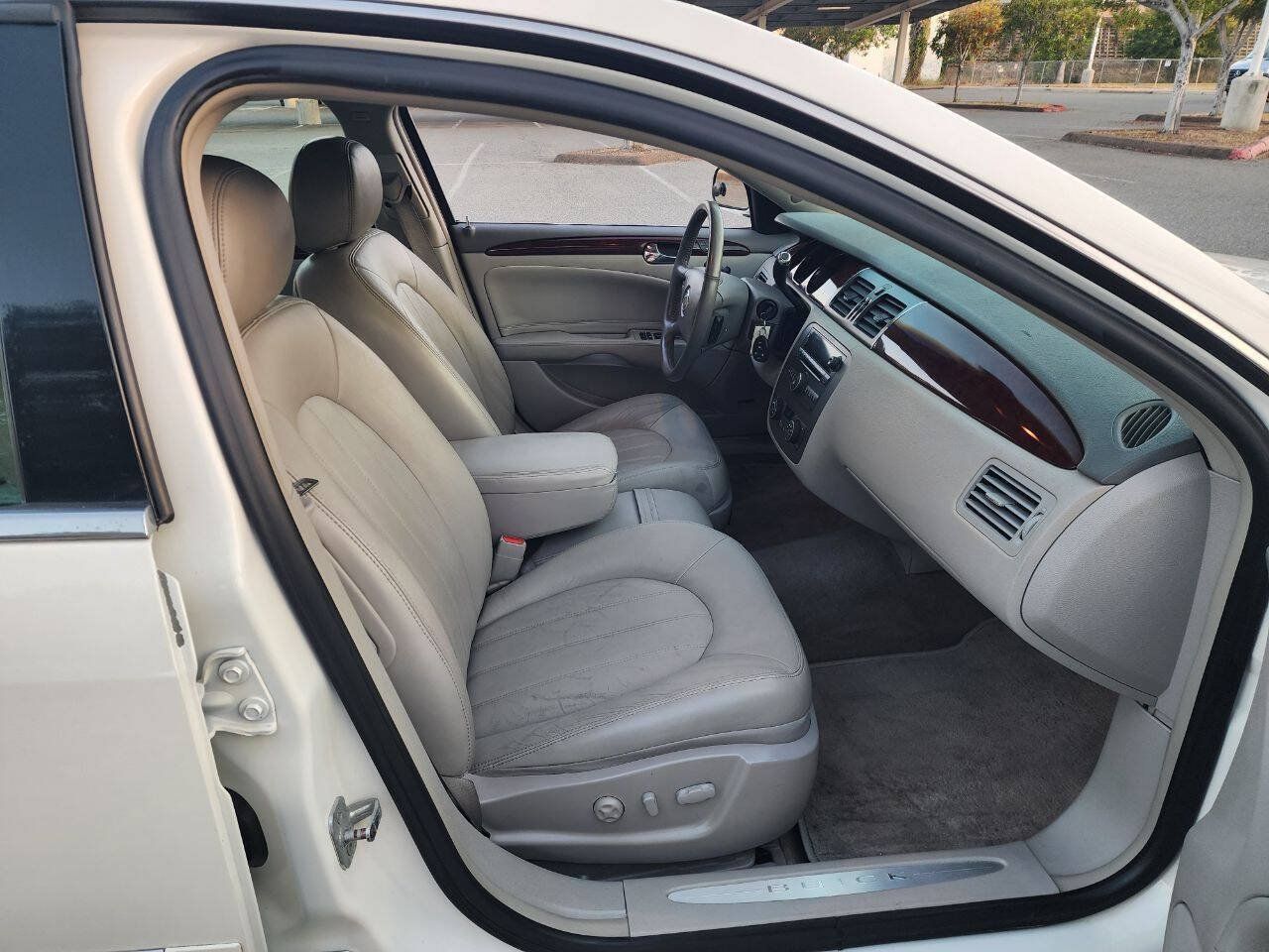 Used 2007 Buick Lucerne CXL w/ Luxury Package FWD image 11