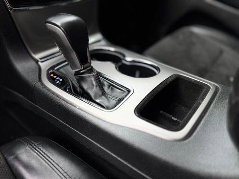 Used 2019 Jeep Grand Cherokee Altitude AWD/4WD image 17