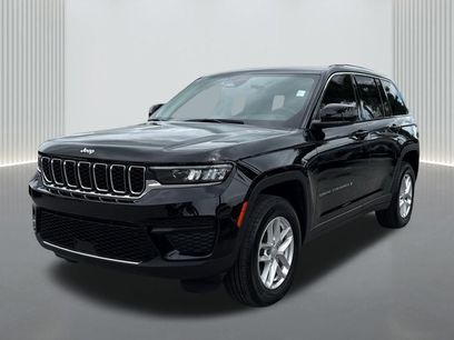 Used 2023 Jeep Grand Cherokee Laredo