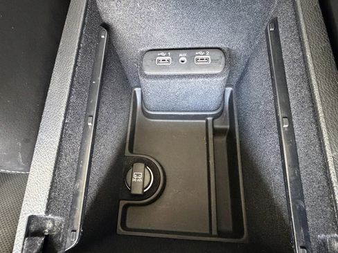 Used 2023 Chrysler 300 S w/ Comfort Group RWD image 20
