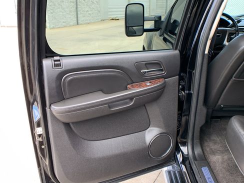 Used 2013 GMC Sierra 2500 Denali w/ Suspension Package, Off-Road image 22