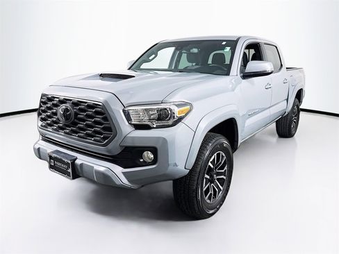 Used 2021 Toyota Tacoma TRD Sport image 3