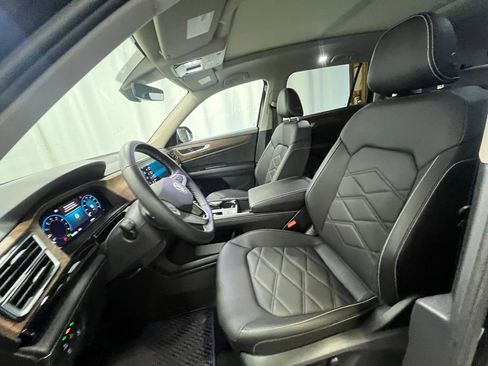 Certified 2025 Volkswagen Atlas SE w/ Panoramic Sunroof Package image 11