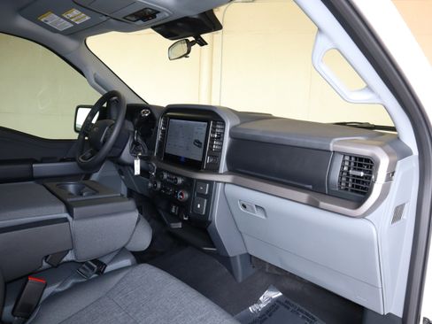 New 2025 Ford F150 XLT image 38