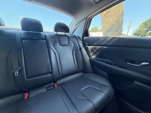 Used 2025 Hyundai Elantra Limited FWD image 38