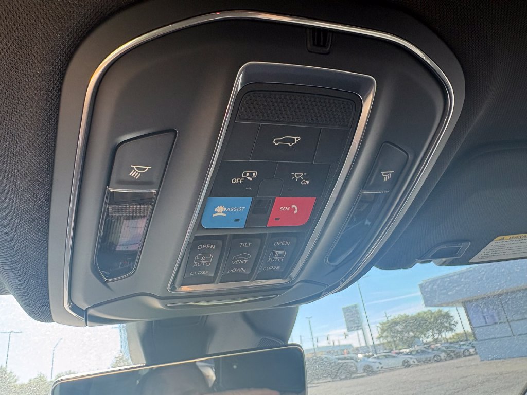 New 2026 Jeep Grand Cherokee Limited w/ Luxury Tech Group II AWD/4WD image 16